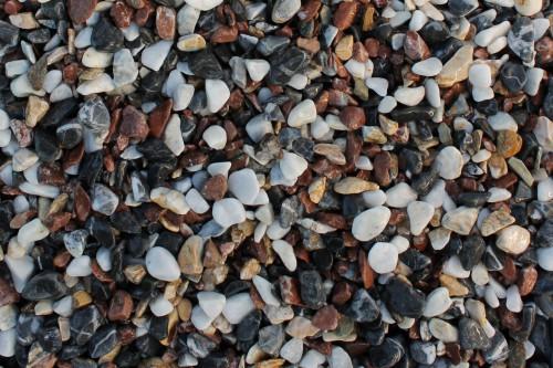 Щебень галтованый микс (белый-черный-розовый-медовый) фр.10-20 мм.